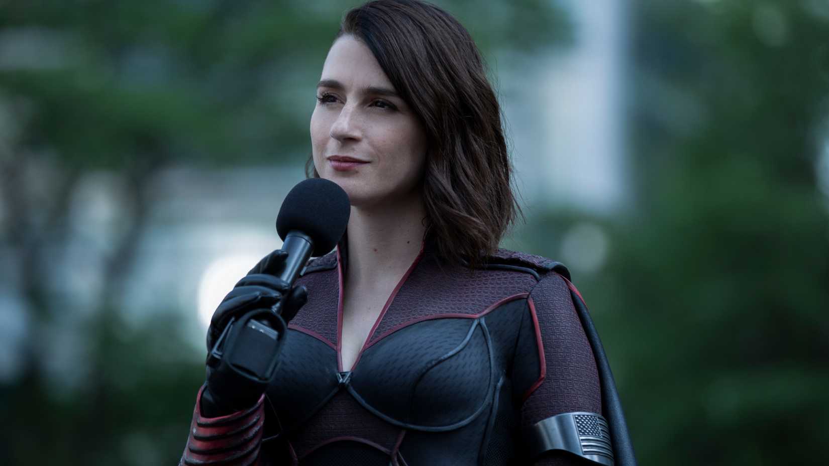 Aya Cash como Stormfront em The Boys